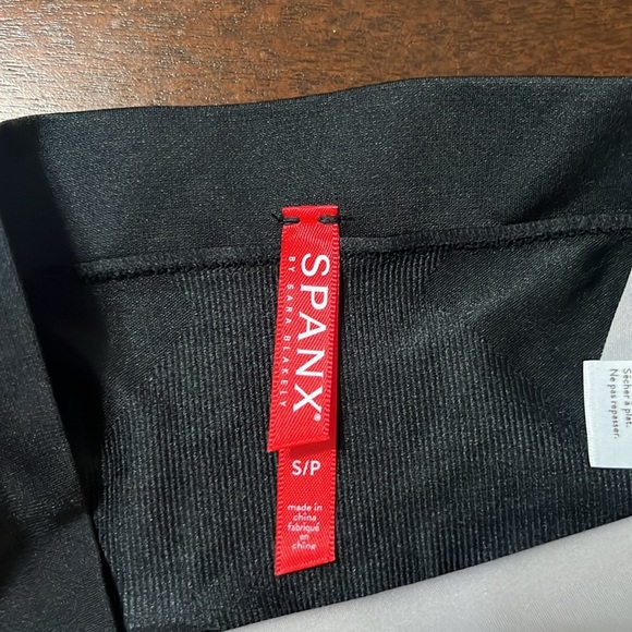 SPANX womens Shapewear for Women Oncore High-waisted Mid-thigh Short - Picture 4 of 9